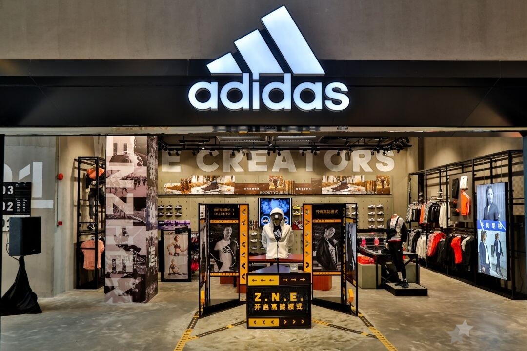 深圳阿迪达斯折扣店哪里价格最便宜，Adidas旗舰店地址电话0