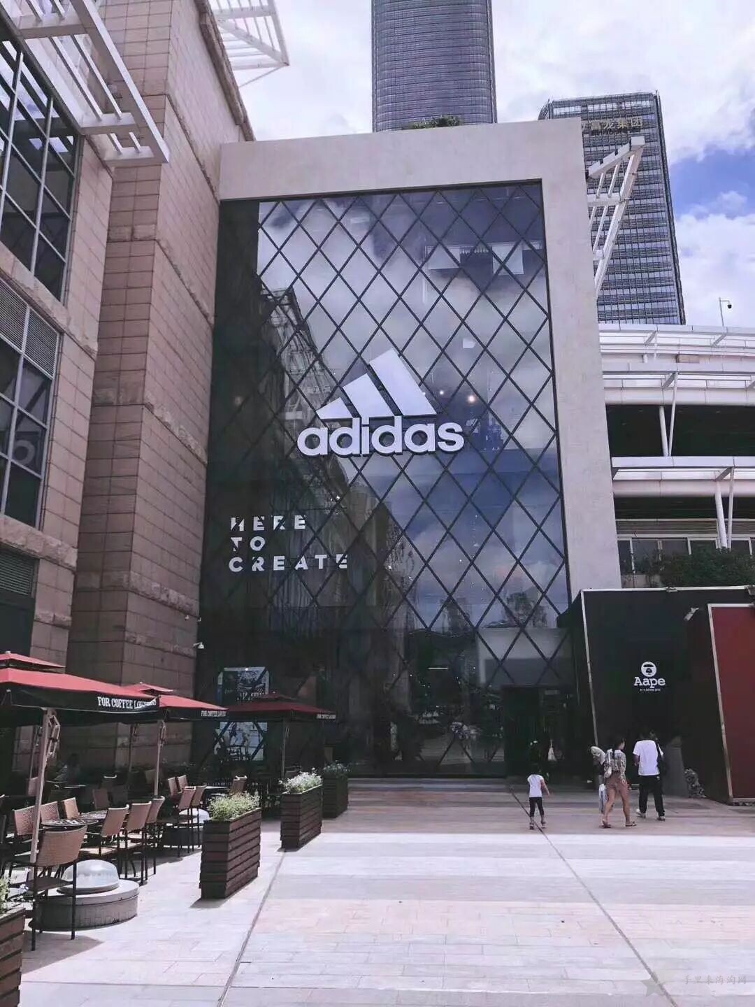深圳阿迪达斯折扣店哪里价格最便宜，Adidas旗舰店地址电话3