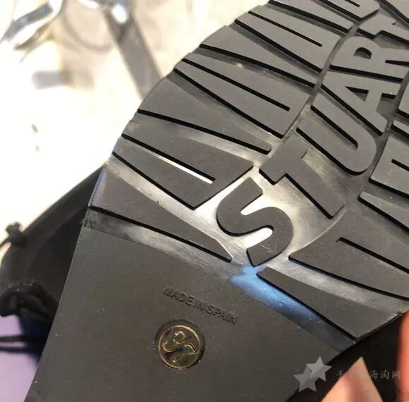 Stuart Weitzman长靴真假辨别方法5